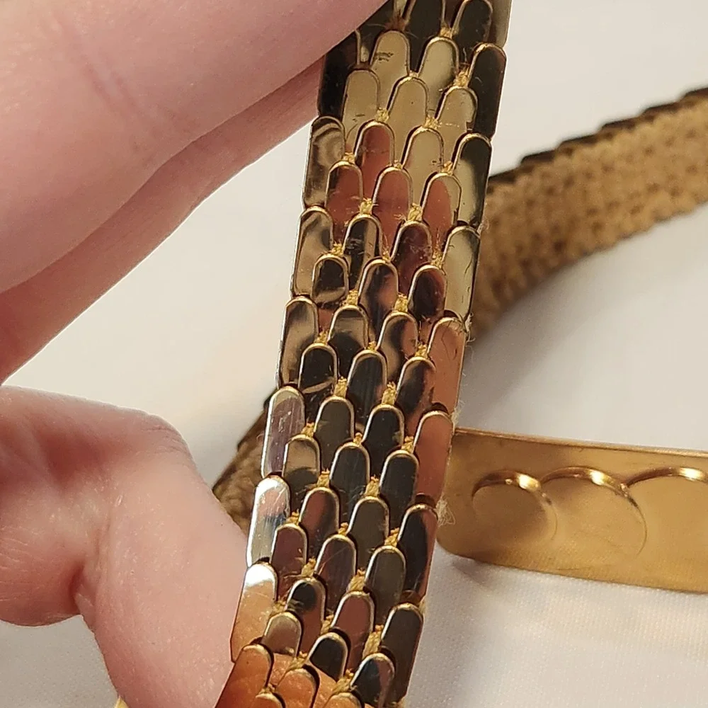 Vintage Fish Scales Belt 70s Gold Tone Stretch Elastic Hook Buckle Small 19.5 in